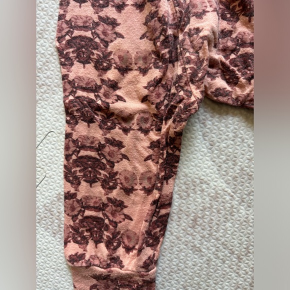 Kate Quinn Pant - Picture 2 of 4